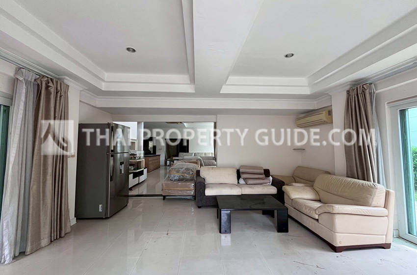House with Shared Pool in Sukhumvit 